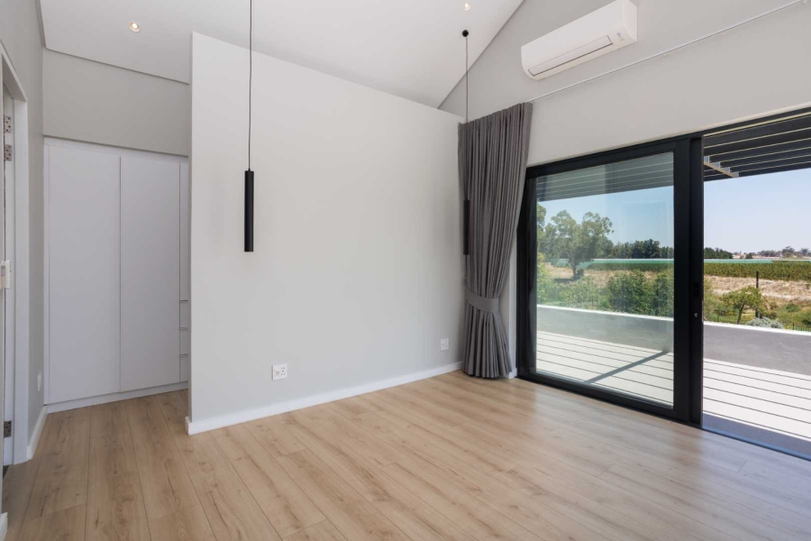 To Let 5 Bedroom Property for Rent in Val De Vie Estate Western Cape